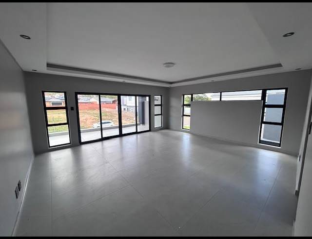 5 BEDROOM HOUSE FOR SALE IN SIX FOUNTAINS RESIDENTIAL ESTATE